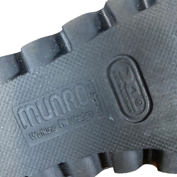 Munro Black Leather Ankle Sie Zipper Walking Wedge Bootie Women Sz 7.5 - Picture 16 of 16